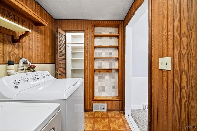 Building Photo - 310 Midwood Dr