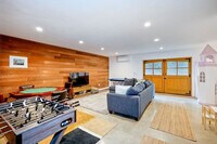 Building Photo - 3046 Skycrest Dr