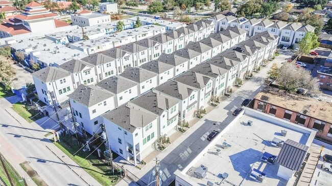 Building Photo - 8315 Brecha Ln