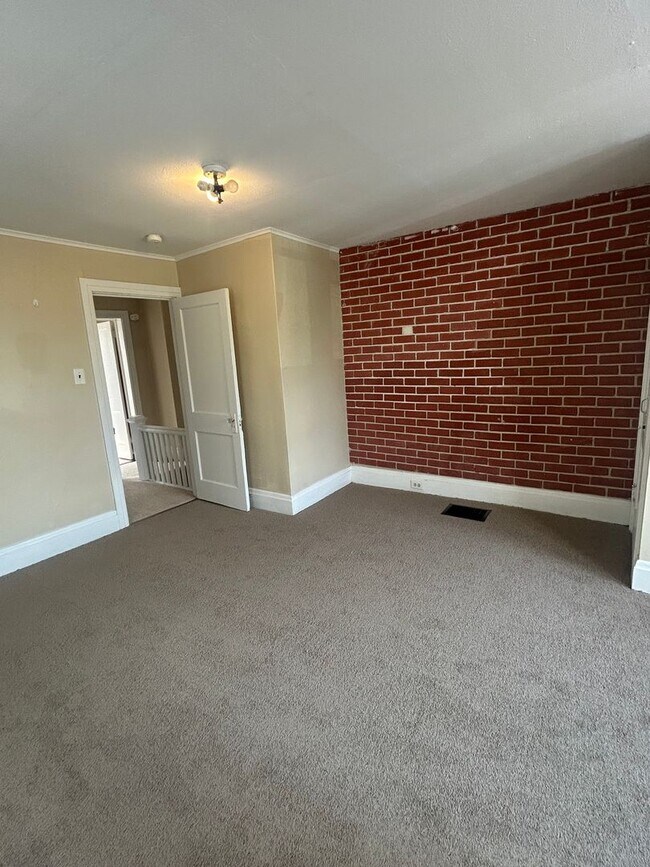 Building Photo - 46 N 34th St