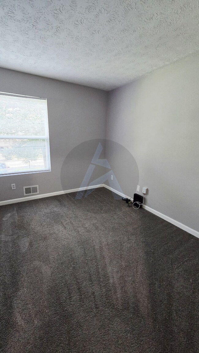 Building Photo - 180 Moonshadow Ct