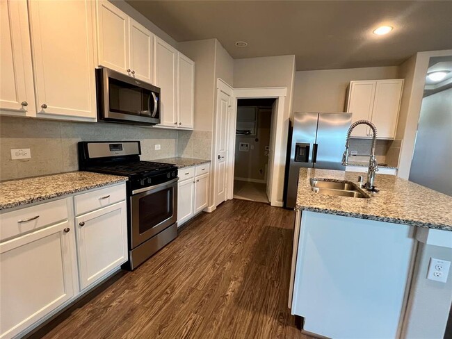 Building Photo - 12347 Breckenwood Mills Dr