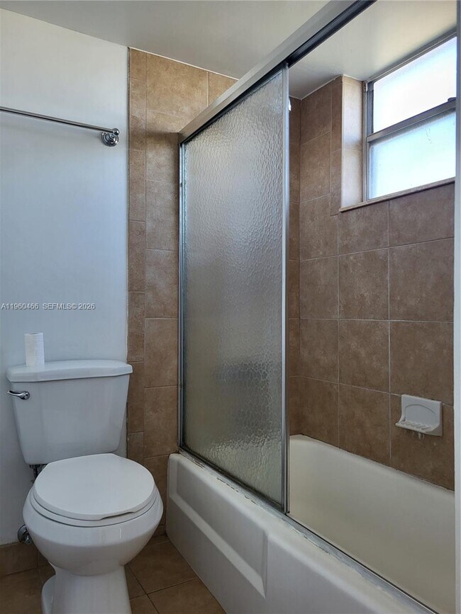 Building Photo - 1020 94th St