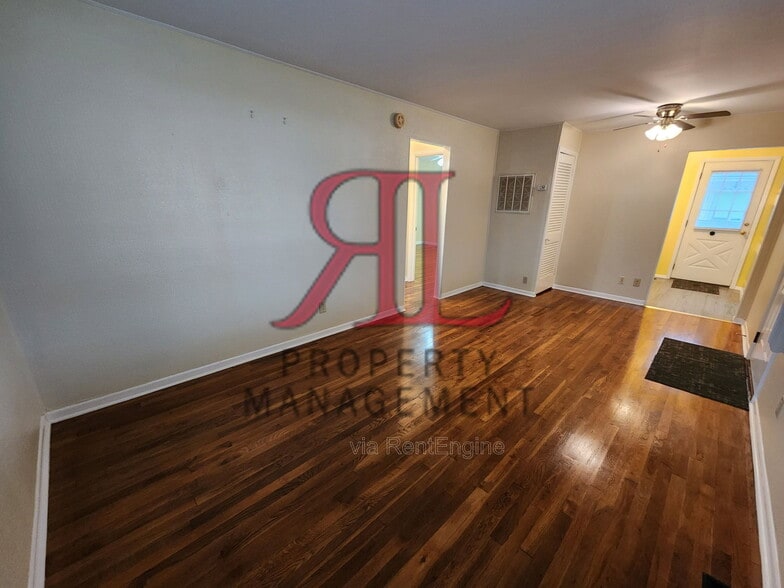 Building Photo - 2436 Charlemagne St