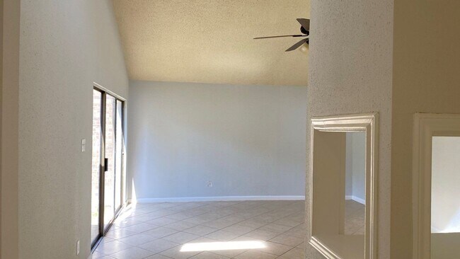 Building Photo - 11231 Glenforest Dr