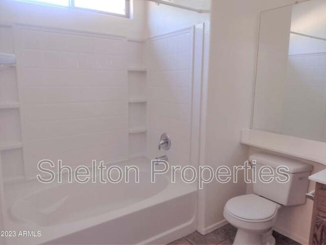 Building Photo - 2047 S Starling Dr