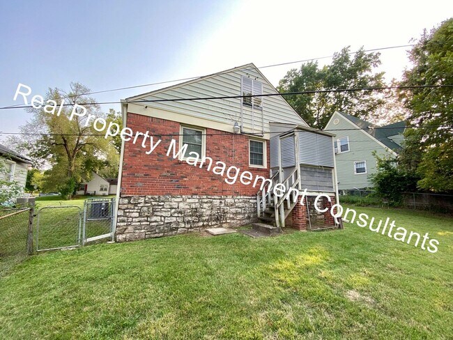 Building Photo - Adorable & Completely Remodeled 2 bedroom - Live Security Deposit Free with Obligo