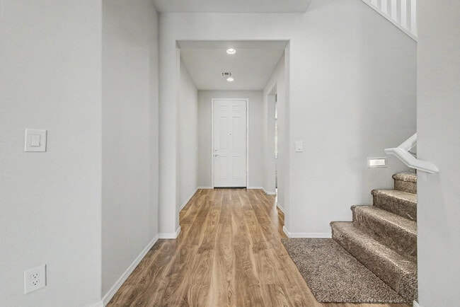 Building Photo - 7104 W Spur Dr