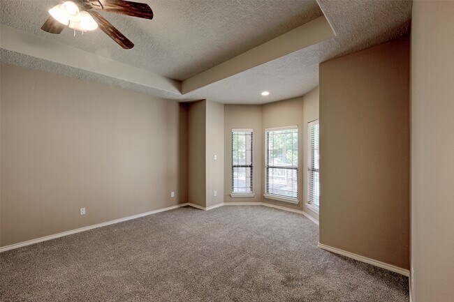 Building Photo - 12460 Lyra Dr