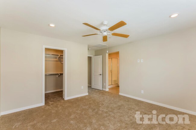 Building Photo - 28097 Cookhouse Ln