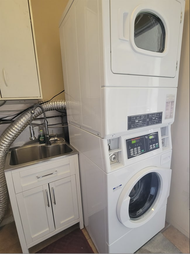 Building Photo - 18556 Community St