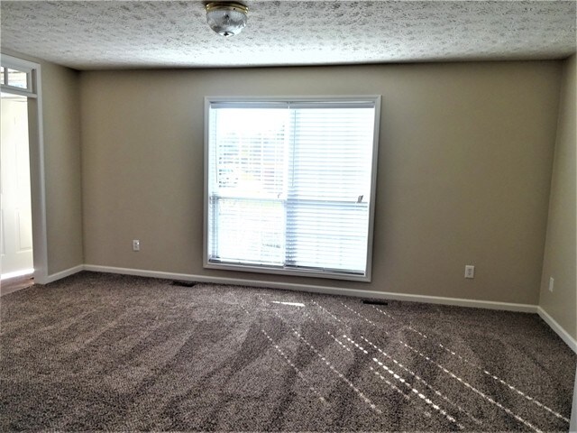 Building Photo - 1550 Summit Pond Cir