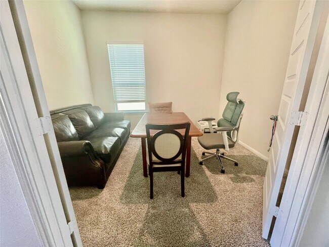 Building Photo - 1055 Bluebonnet Trl