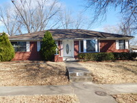 Building Photo - Adorable 3 Bedroom, 2 bath with a 2 car ga...