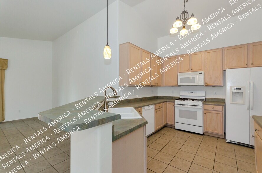 Building Photo - 894 N Sugar Maple Pl