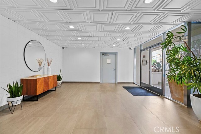 Building Photo - 960 Larrabee St