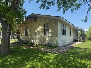 Building Photo - 212 Pr 1020