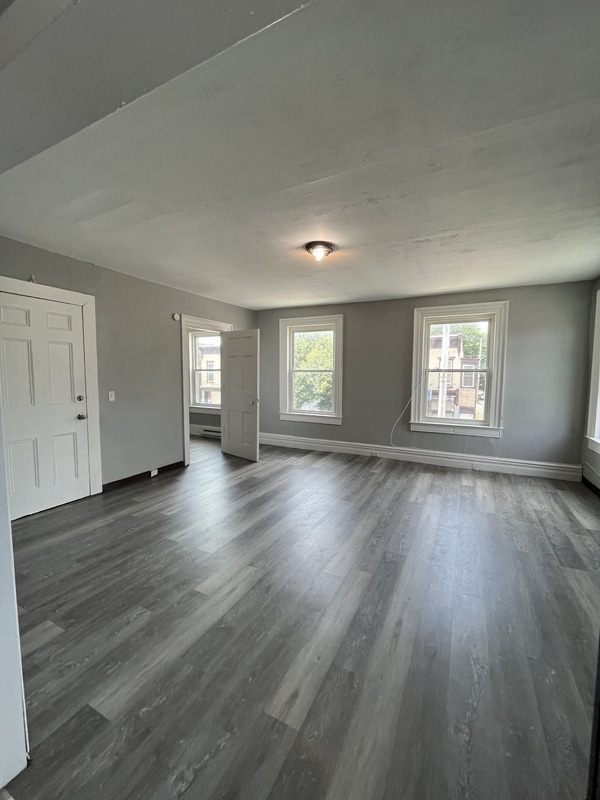 Building Photo - 662 Second Avenue Apt 2