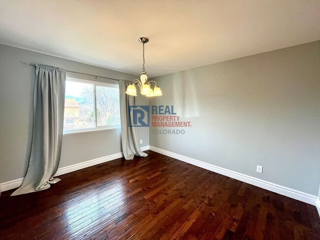 Building Photo - 3670 Gingham Way