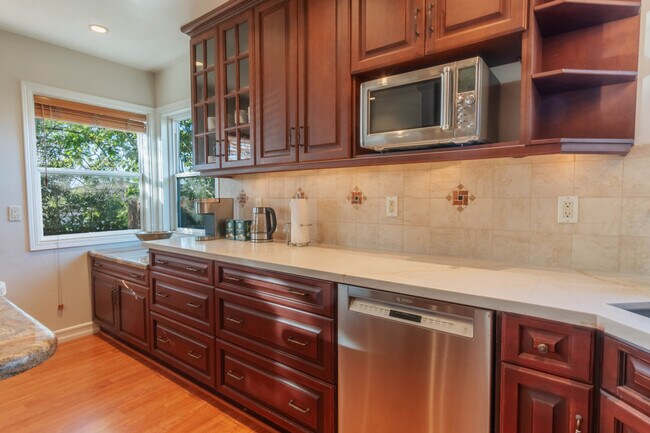 Building Photo - 5008 Onstad St