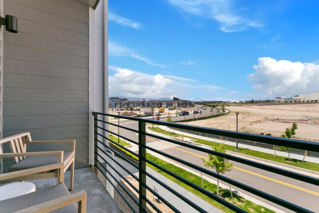 Building Photo - 2032 Peridot Lp Hts