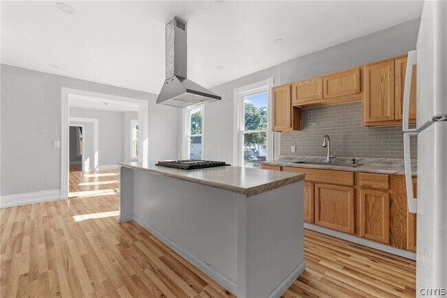Building Photo - 319 Merriman Ave