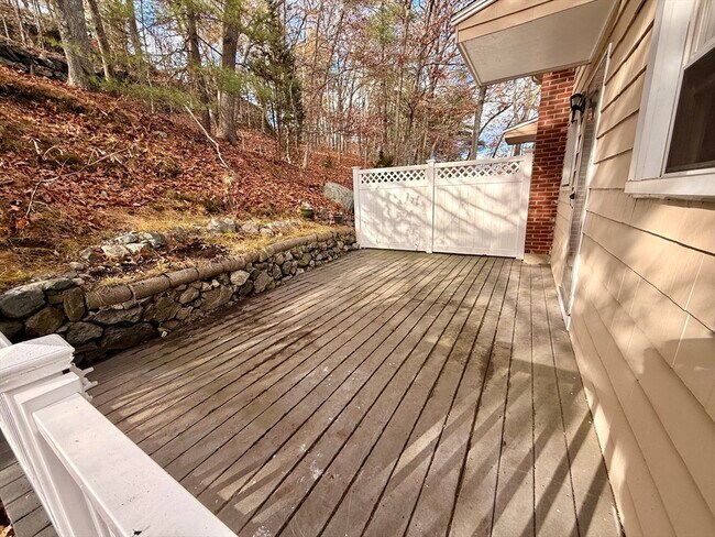 Building Photo - 28 College Farm Rd