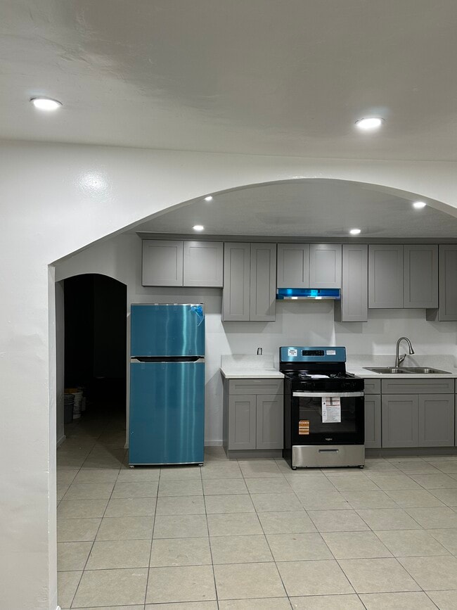 Building Photo - 6321 Miles Ave