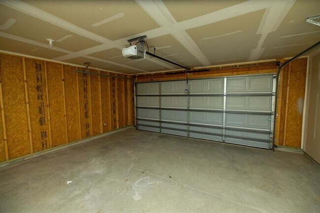 Building Photo - 512-514 W. 50th Ct. S.