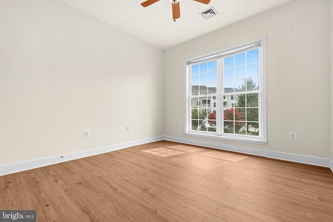 Building Photo - 2392 Brookmoor Ln