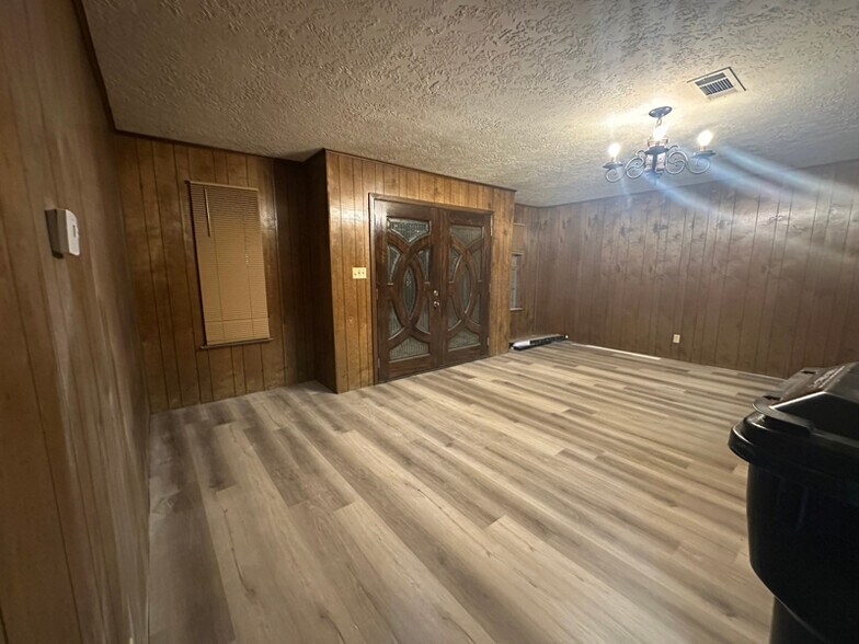 Building Photo - 125 W Monroe St