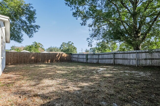 Building Photo - 9311 Mary Ave