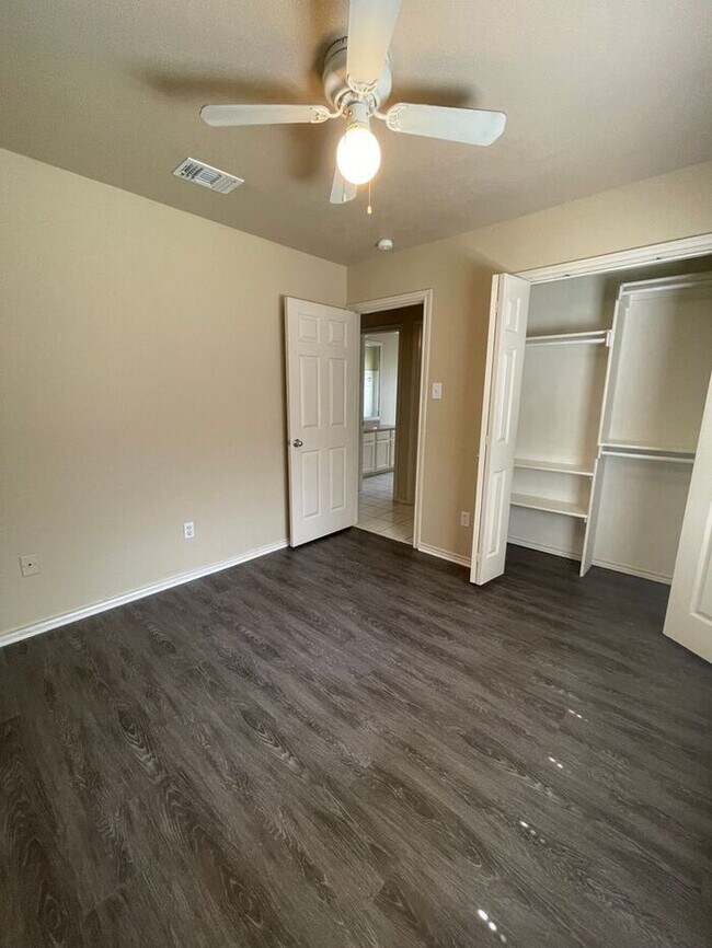 Building Photo - PICTURE PERFECT 3/2 Home in Superb Location in Highly Desirable Park Glen Neighborhood!(( Keller ...