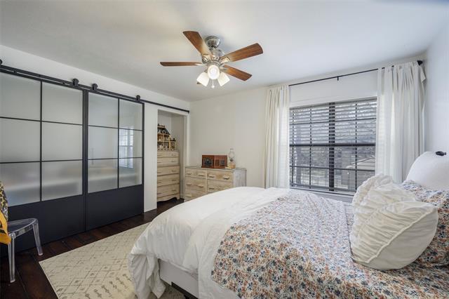 Building Photo - 9910 Royal Ln