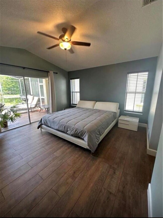 Building Photo - 388 Carrington Dr