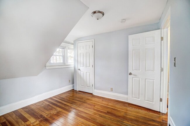 Building Photo - Newly renovated 2bed/1bath