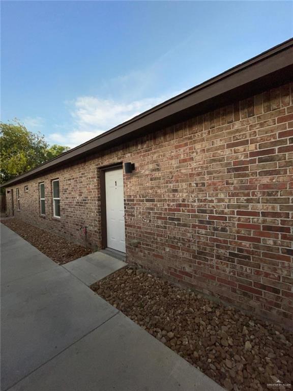 Building Photo - 11 Valeria St