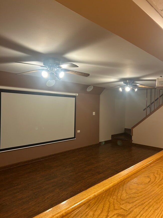 Building Photo - 527 Springwood Ln