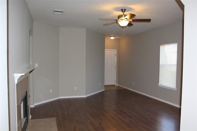 Building Photo - 208 Firwood N
