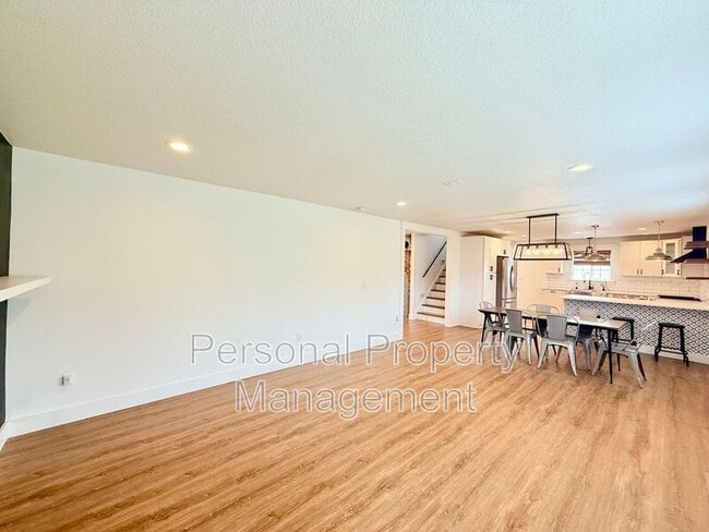 Building Photo - 1335 I St