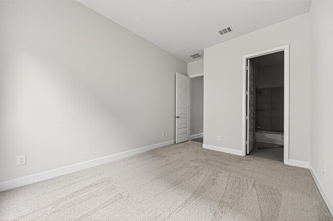 Building Photo - 26310 Meadow Bliss Wy