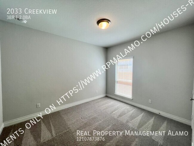 Building Photo - 2033 Creekview-
