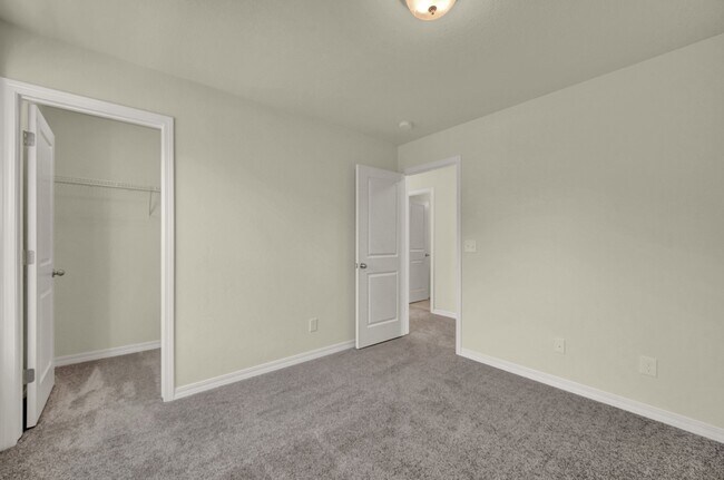 Building Photo - 6241 Felsite Grv