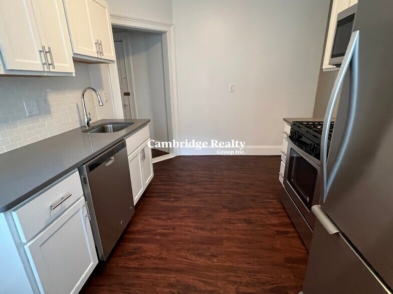 Building Photo - 107 Columbia St