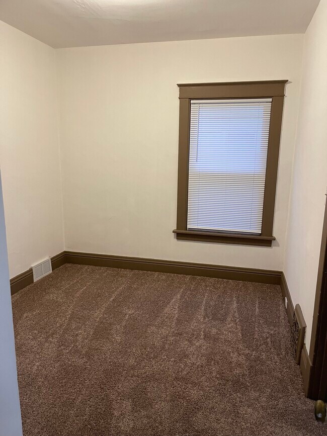 Building Photo - 1220 11th St