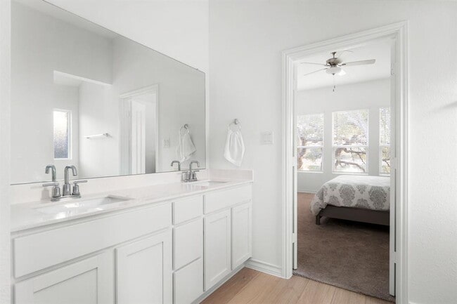 Building Photo - 4264 Hill House Ln