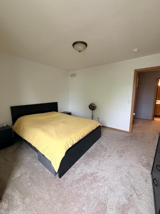 Building Photo - 5205 Wabash River St