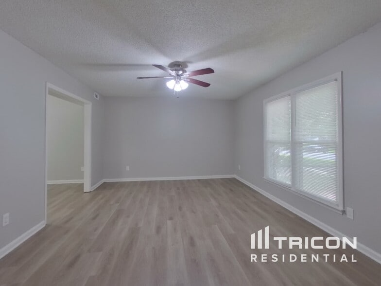 Building Photo - 7418 Palmetto Ct