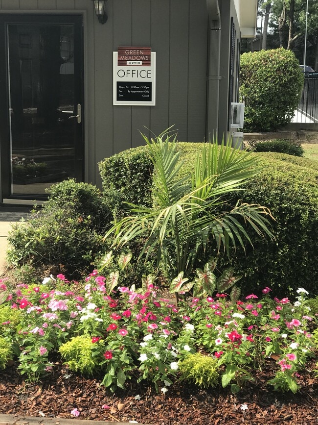 Building Photo - Green Meadows Apartments