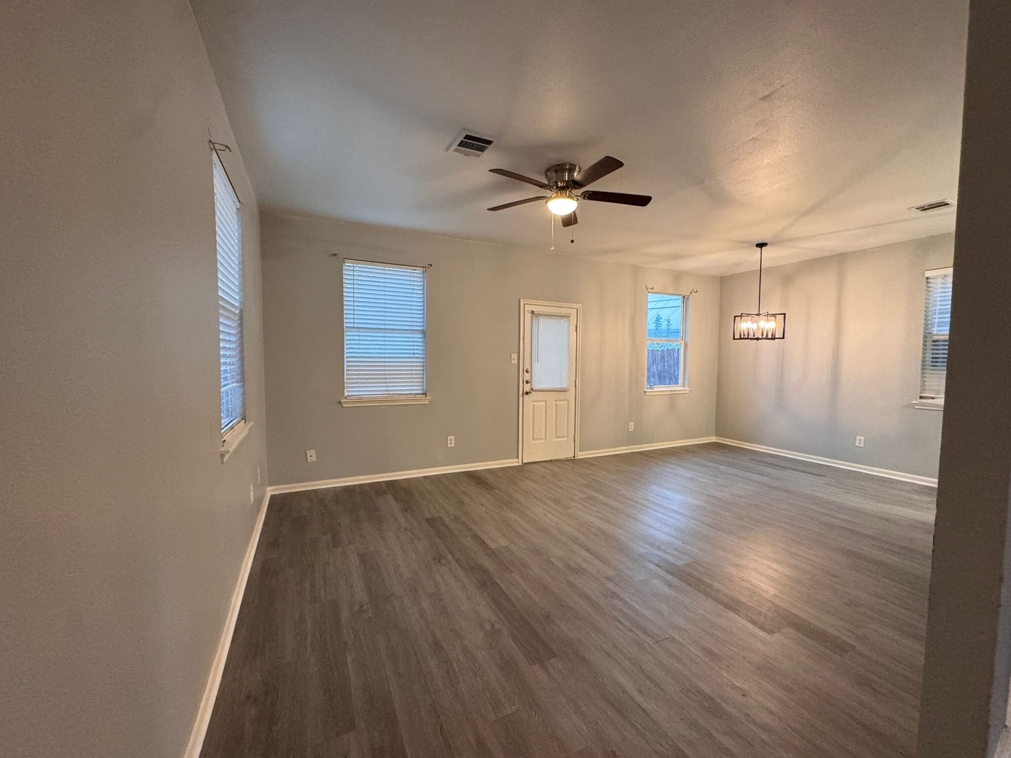 Building Photo - 6427 Waldron Dr